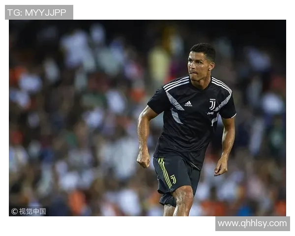 足球明星魅力尽显的高清壁纸分享让你随时感受绿茵场上的激情与荣耀